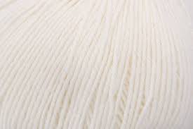 Universal Yarn Bella Cash